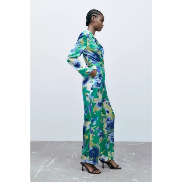 Zara floral print jumpsuit - Picture 3 of 17